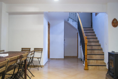 3comedor-escaleras-scaled